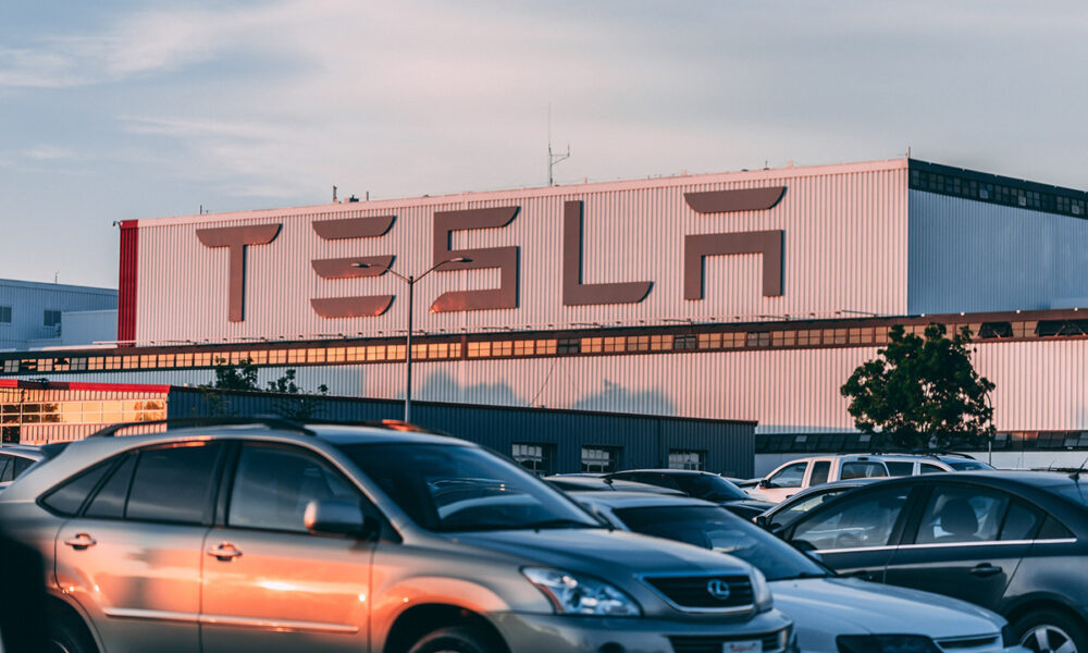 Tesla ya es la empresa de automóviles más valorada del mundo